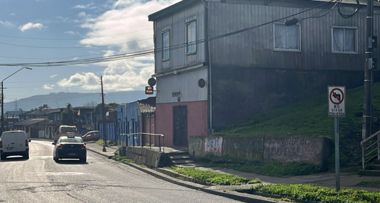 Dueño de botillería frustra robo al disparar a delincuente en medio de un asalto en Coronel