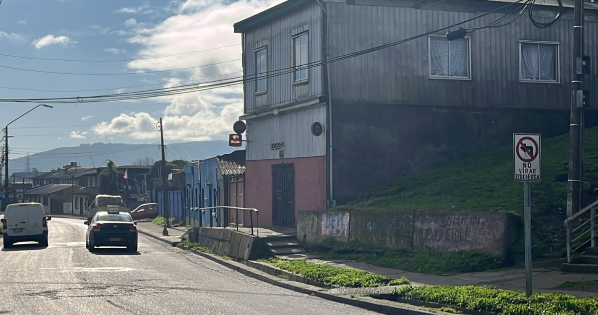 Dueño de botillería frustra robo al disparar a delincuente en medio de un asalto en Coronel
