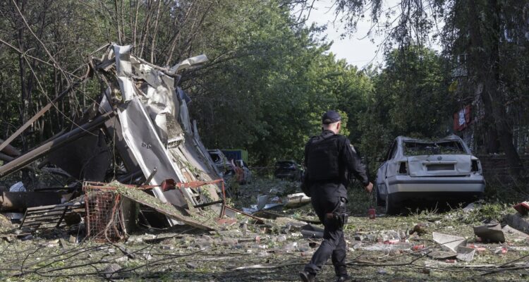 Ataque de Rusia mata a 15 personas en Kiev en plena cumbre del G7