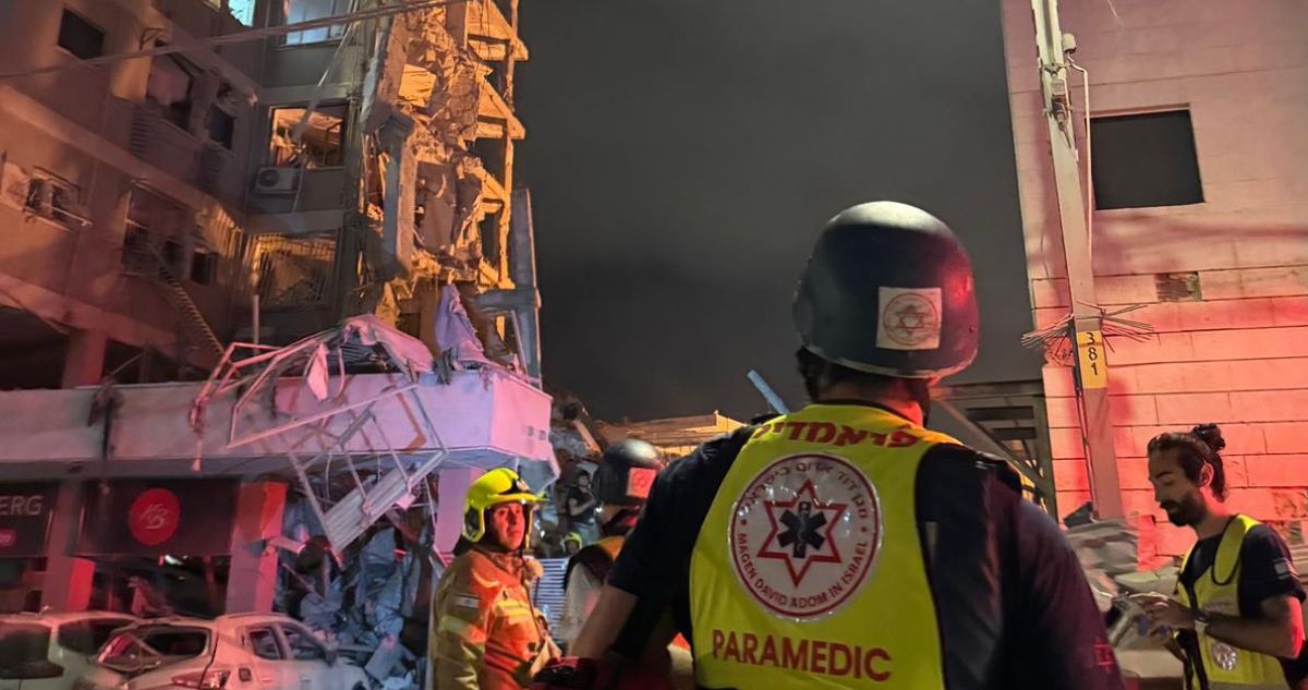 Última oleada de ataques iraníes contra Israel deja 5 muertos y más de 150 heridos