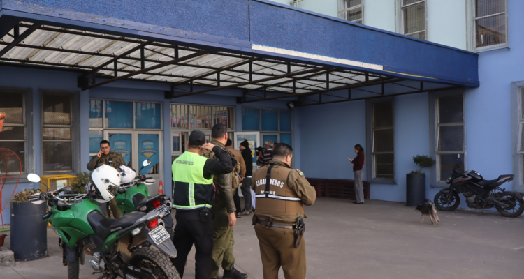 Frontis de colegio por internación provisoria de menor detenido por balacera