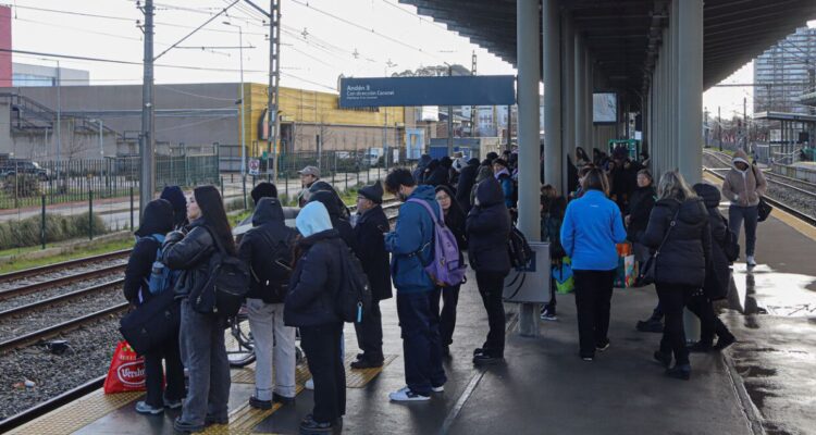 EFE Sur reanuda servicio del Biotren tras superar falla en Puente Ferroviario sobre el Bío Bío