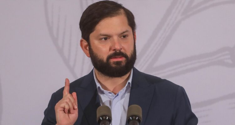 Boric rechaza atentado a precandidato presidencial de Colombia