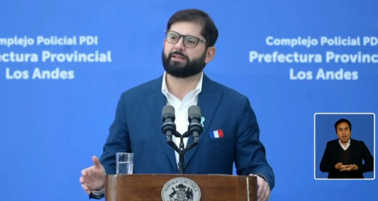 Boric critica elucubraciones sobre nacimiento de su hija: “Como si fuera un privilegio…”