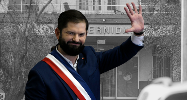 Boric tras inscribir a su hija en el Registro Civil: “Es emocionante ver el RUT de la pequeña”