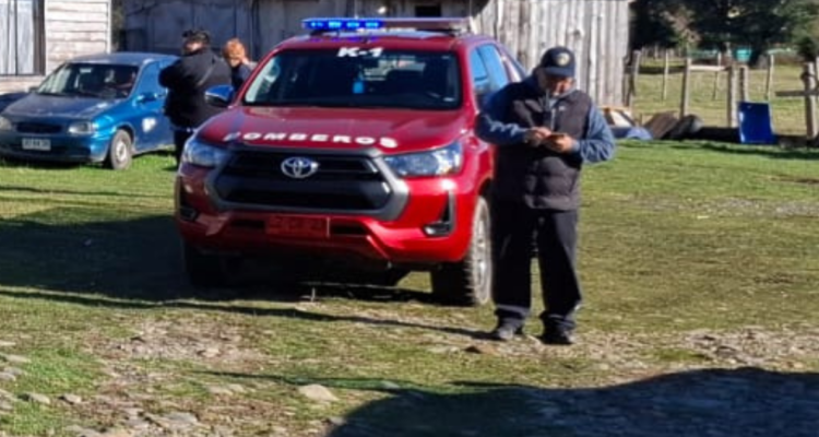 Vehículo de Bomberos tras hallazgo de hermanas desaparecidas en Toltén