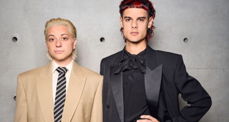Ca7riel & Paco Amoroso reparten estilo latino en la Semana de la Moda de París