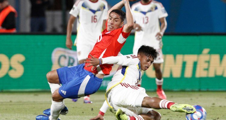 Lesiones le pasan la cuenta a La Roja: Gareca recurre a La U tras liberar a Cabral y Díaz