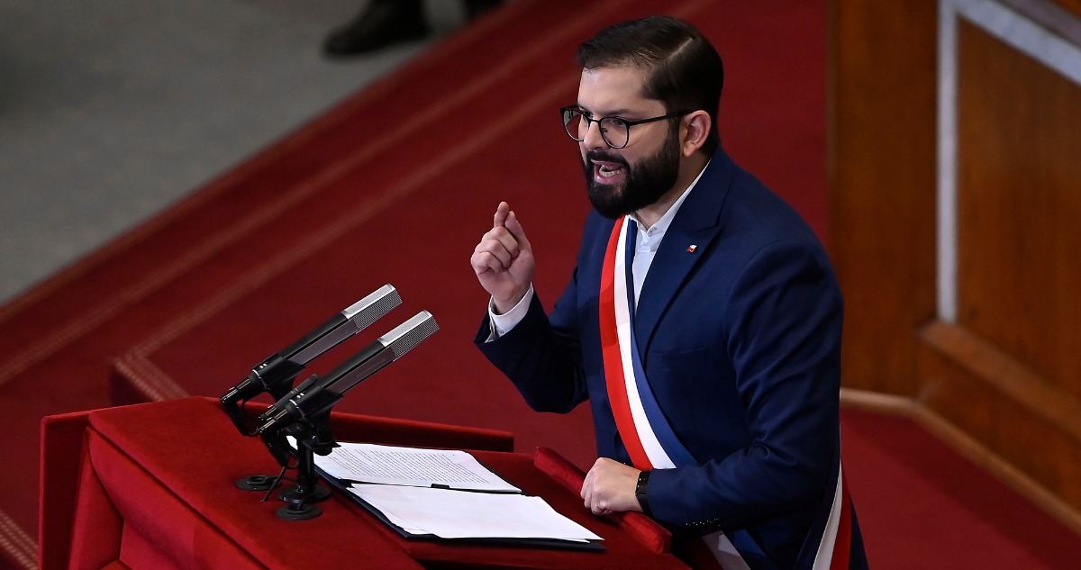 Cadem: Presidente Boric da salto de cinco puntos de aprobación tras su última Cuenta Pública