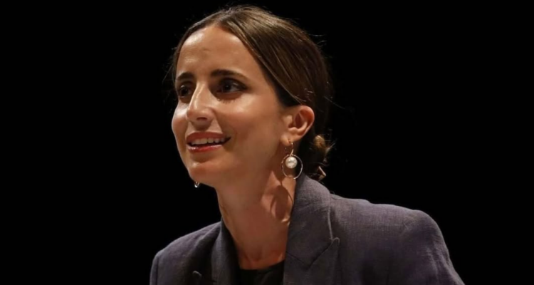 Camila Hirane en la obra “Prima Facie” en referencia a revelación sobre agresión sexual