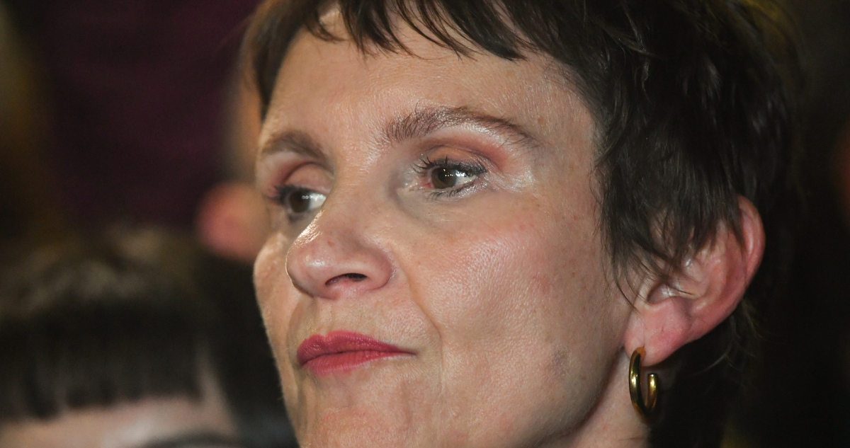 Visiblemente afectada, Carolina Tohá reconoce su derrota tras contundente victoria de Jeannette Jara