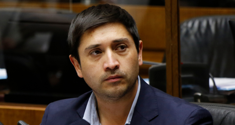 CDE interpone querella criminal contra diputado Miguel Ángel Calisto por fraude al fisco