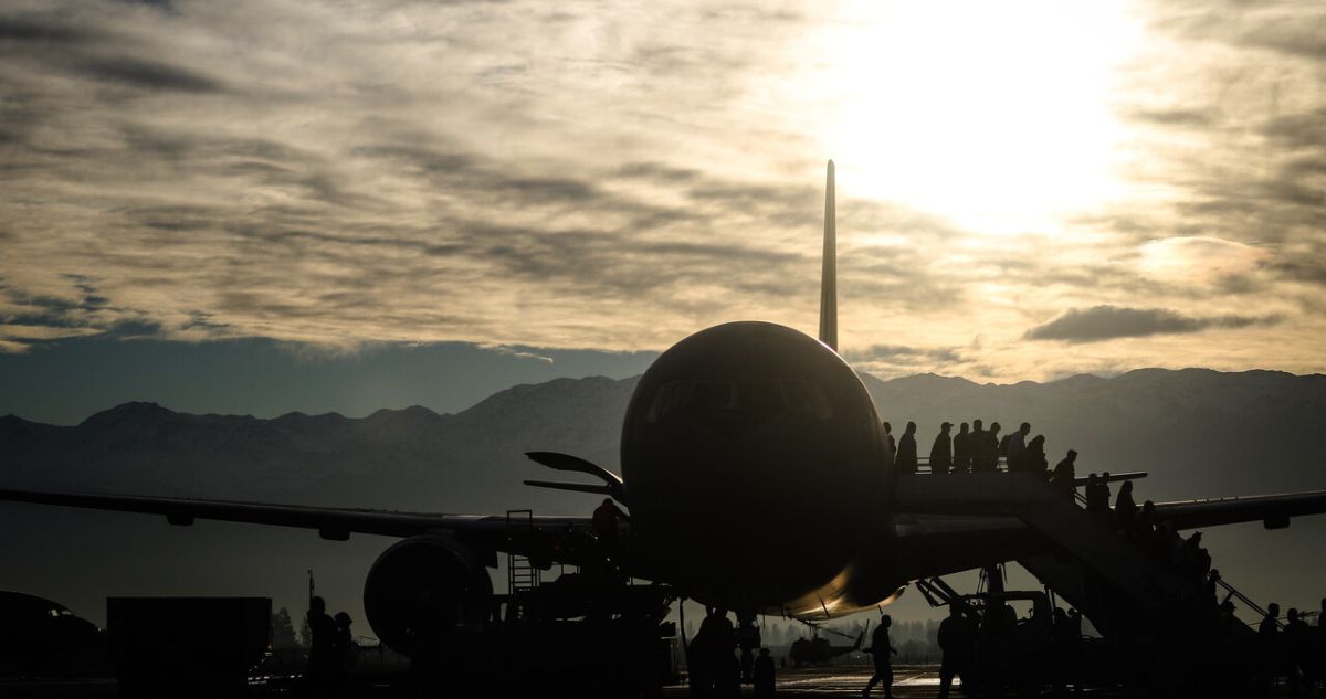 Llega a Chile el tercer vuelo con chilenos deportados desde EE.UU. por orden de Trump
