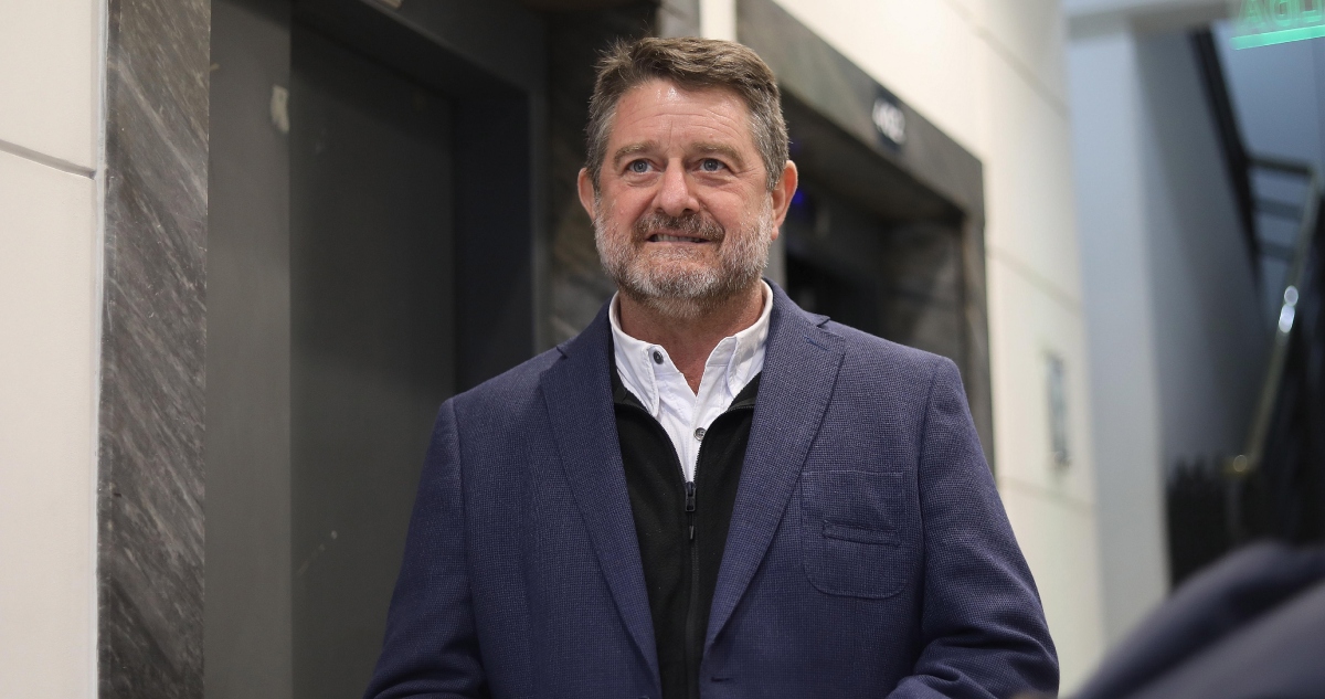 Chile Vamos evalúa sumarse a solicitud de destitución de Claudio Orrego tras irregularidades detectadas por Contraloría