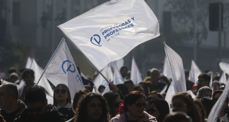 Colegio de Profesores pone fin a plan de movilización y aceptó respuesta del Mineduc a su agenda corta