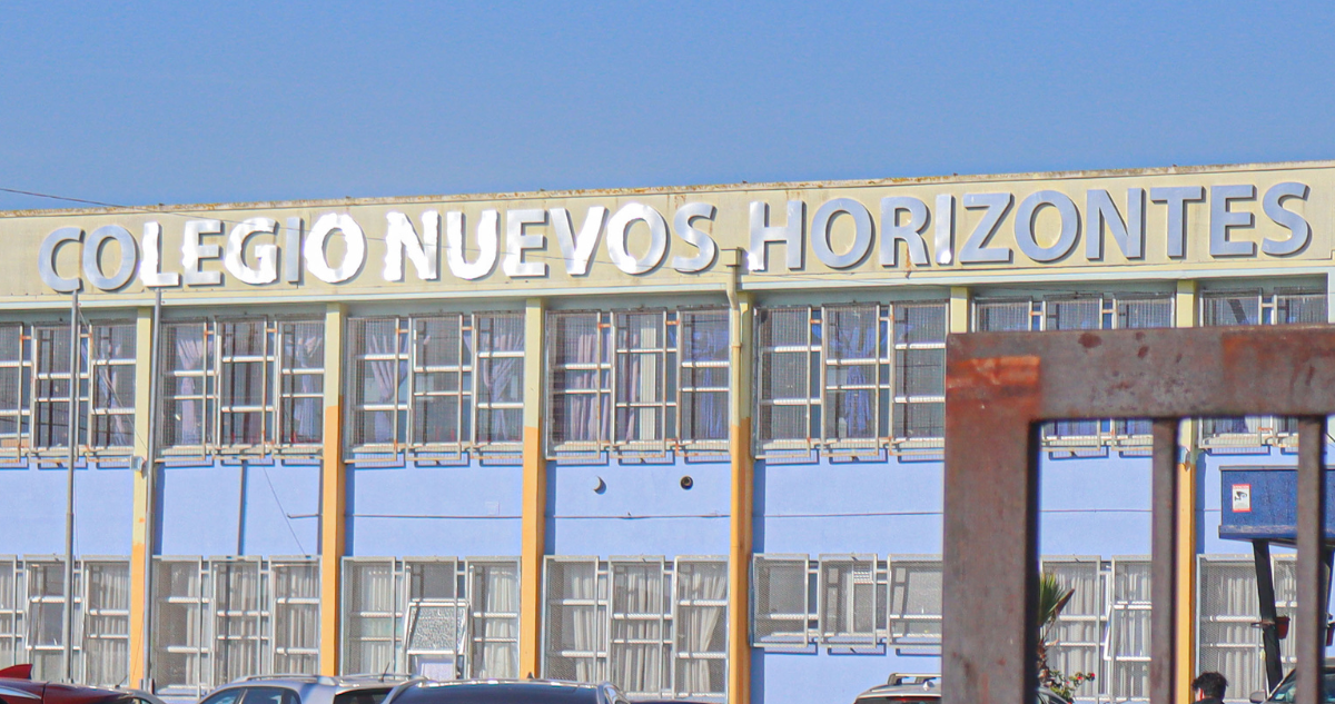 Frontis de colegio por confirmación de internación provisoria a joven imputado por balacera
