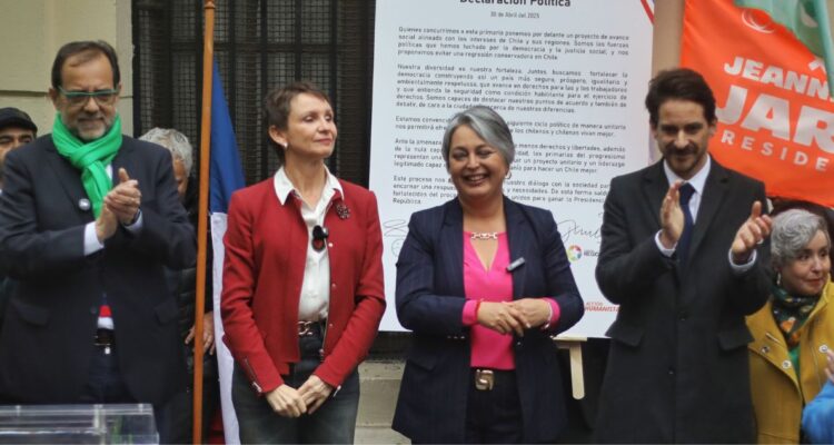 Minuta devela nueva estrategia del comando de Tohá apuntando al PC: “Si gana Jara, gana la derecha”