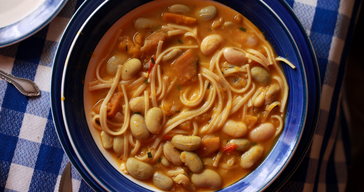 Porotos, los reyes de la temporada: las 7 comidas favoritas de los chilenos en invierno