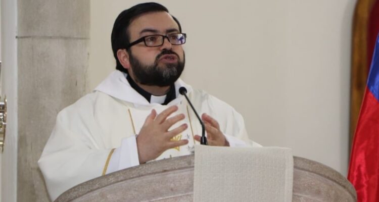 Condenan a exsacerdote experto en exorcismos por abuso sexual