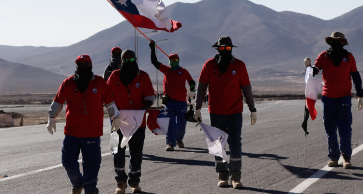 Conflicto sindical en Escondida: grupo de trabajadores deberá devolver bono de $8,5 millones de 2019