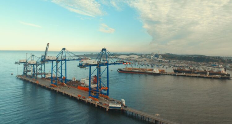 22 eventuales optan por salida alternativa en causas por amenazas y daños tras paro en Puerto Coronel