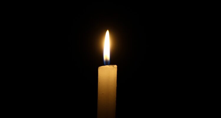 Locatarios de Saltos del Laja sin luz