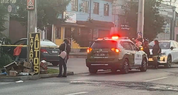 Investigan hallazgo de un cadáver al interior de un vehículo en San Joaquín
