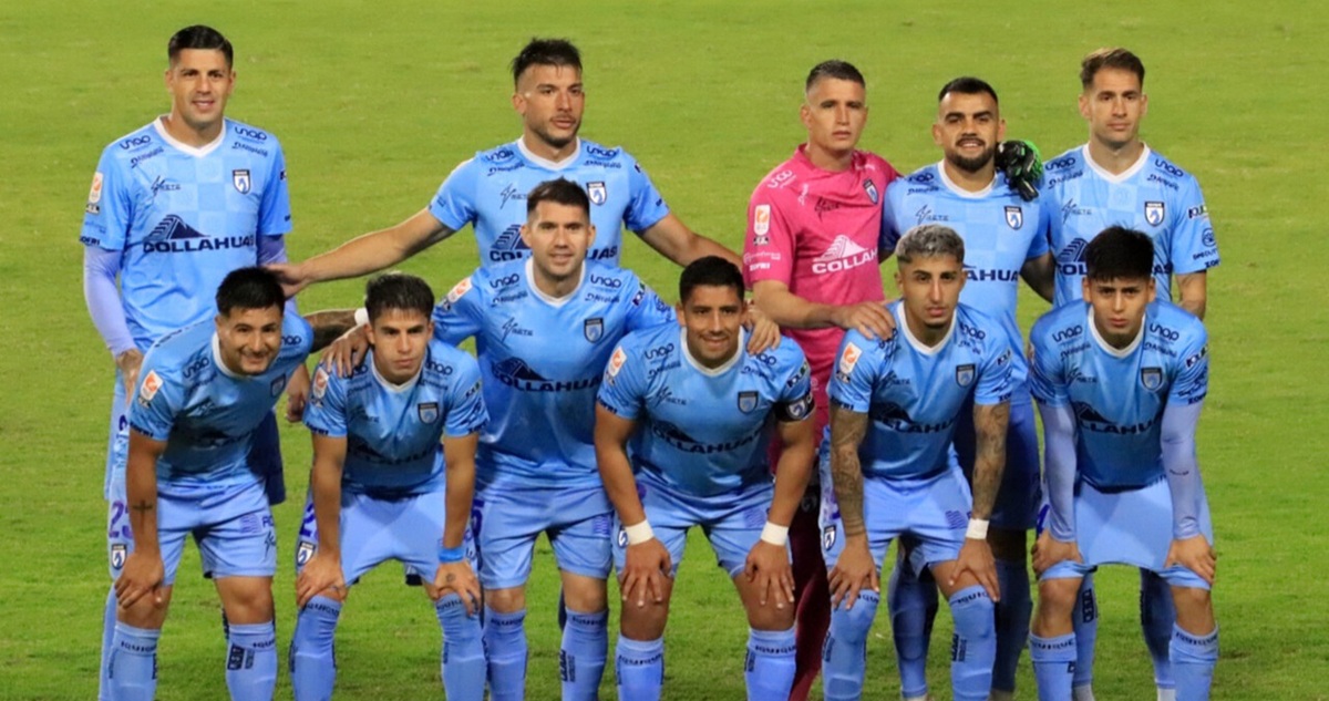 Deportes Iquique anunció el adiós de Enric Saborit (arriba a la derecha).