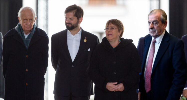 Dietas a expresidentes: oposición apunta a los 65 años y oficialismo acusa revancha contra Boric