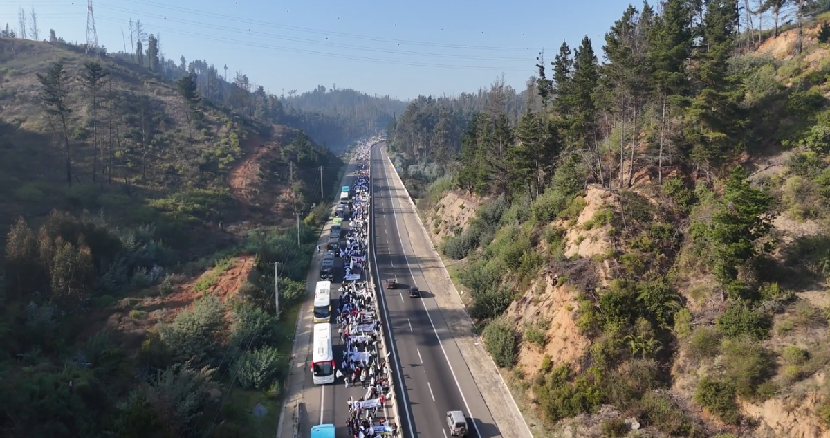 Masiva marcha de profesores en Valparaíso