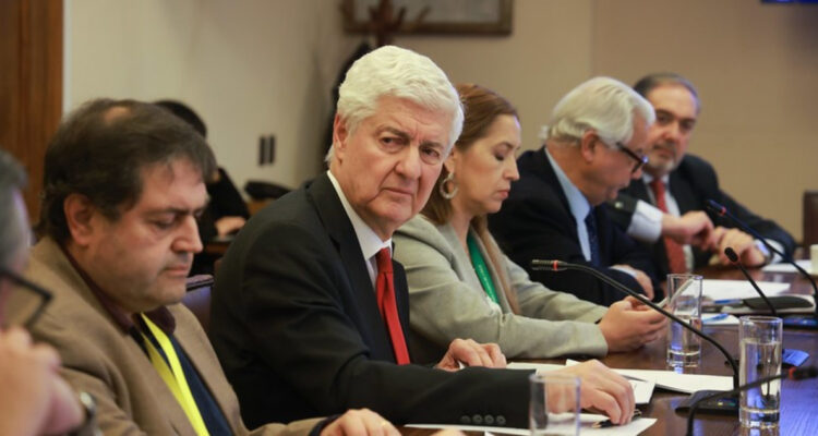 Director del SII explica a diputados que reclamos por reavalúo de contribuciones representa el 0,01%