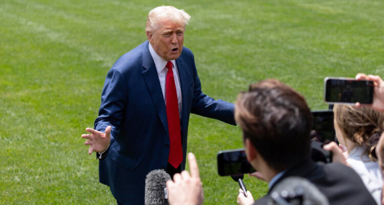 Trump afirma que llega a acuerdo comercial con China: aranceles serán de 55% para el gigante asiático