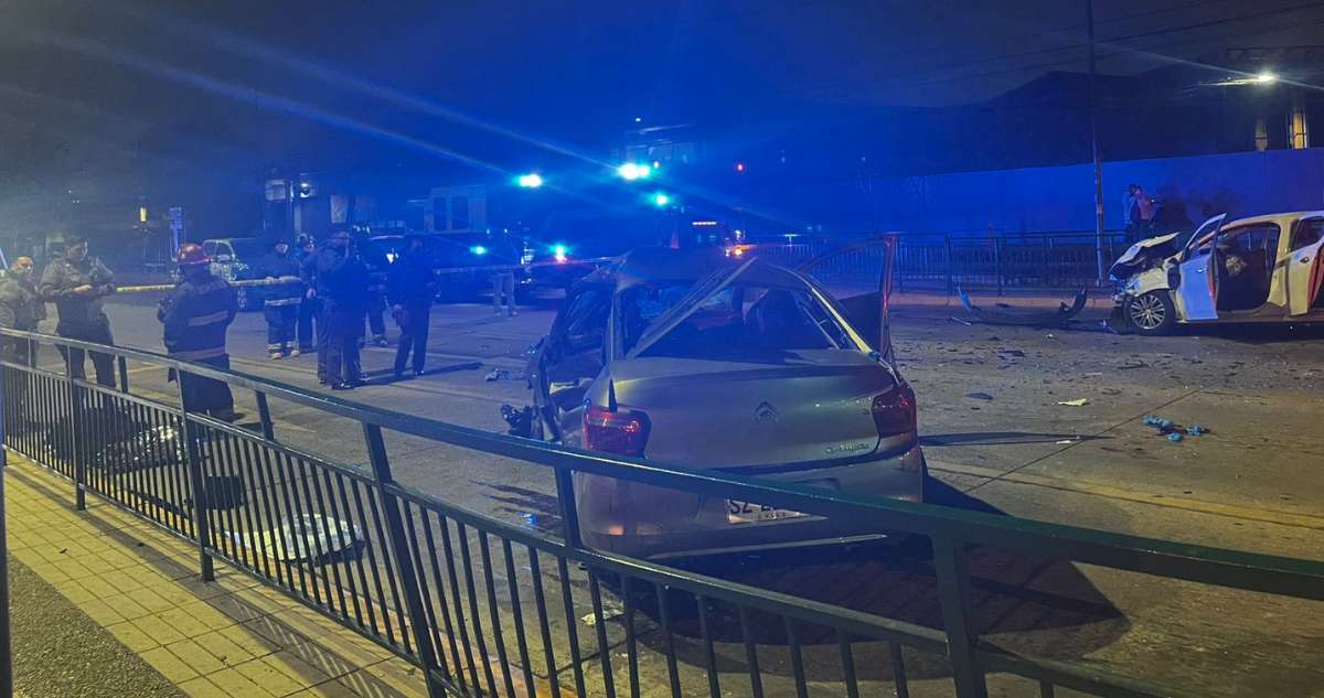 Dos fallecidos deja grave accidente automovilístico en cruce de avenidas en San Miguel