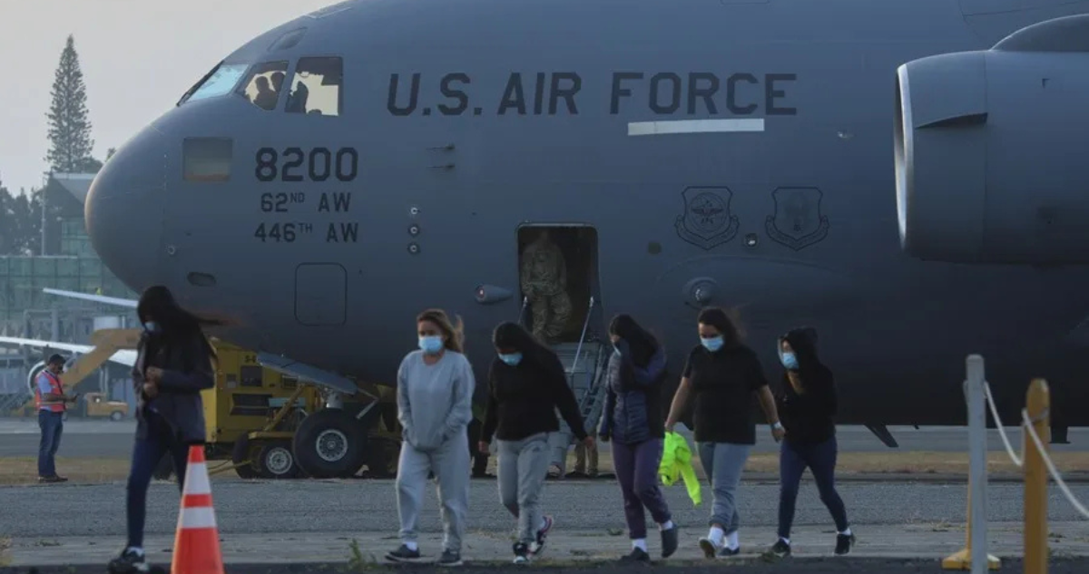 EEUU: Suprema autoriza a Trump deportar migrantes a terceros países si los suyos no quieren recibirlos