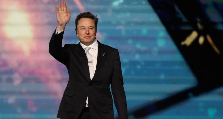Elon Musk vuelve a los negocios: vende miles de millones en deuda para financiar su empresa de IA