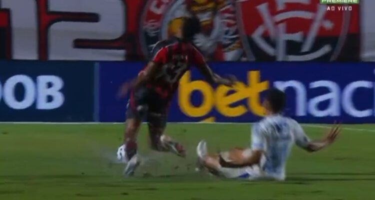 Jamerson sufrió gravísima lesión en el fútbol de Brasil.