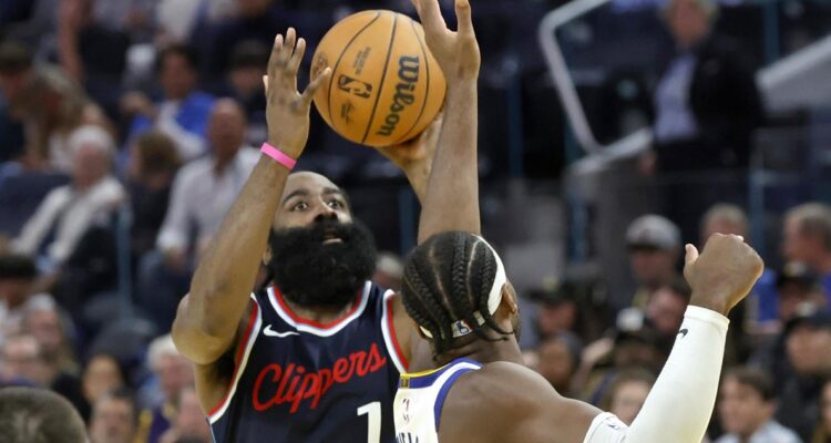 James Harden fue demandado en caso de agresión sexual.