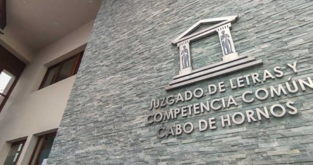 Estudiante de 16 años fue detenida por microtráfico en Puerto Williams: quedó con arraigo nacional