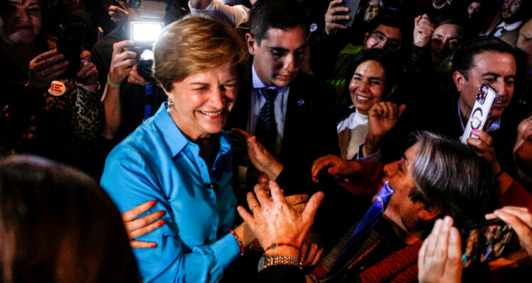 Evelyn Matthei inscribe precandidatura y lanza campaña con tres pilares: “Orden, progreso y esperanza”