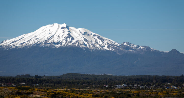 Reportan muerte de hombre en descenso del volcán Calbuco: se activa operativo de recuperación