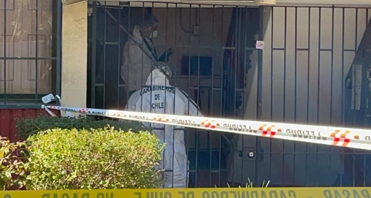 Femicidio frustrado en Ñuñoa: hombre de 48 años atacó a su conviviente de 82 mientras dormía