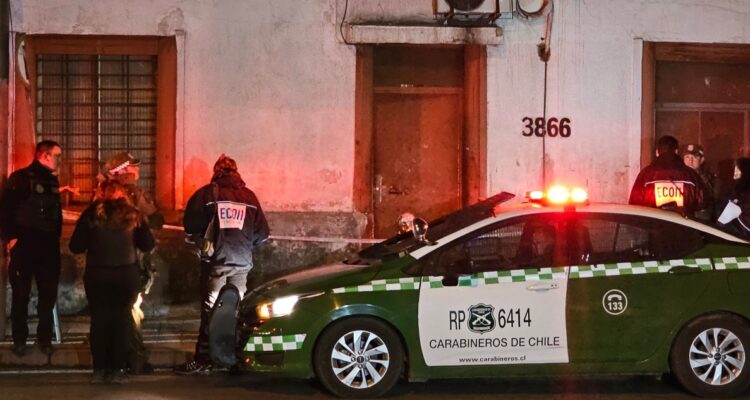 Fiesta clandestina en Estación Central termina con balacera: hay un asesinado y tres heridos