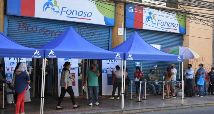 “No lo consideramos un fracaso”: Fonasa por mal resultado de licitación cobertura complementaria