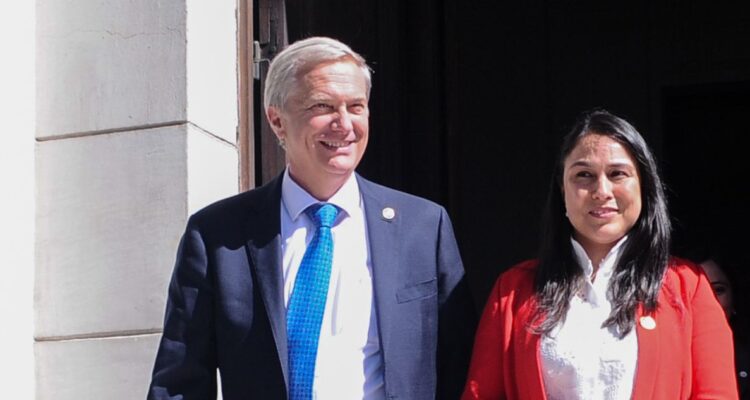 Francesca Muñoz (PSC) baja su candidatura presidencial para entregar apoyo a José Antonio Kast
