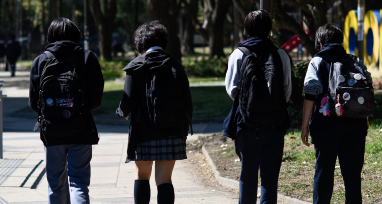Gobierno presenta plan para combatir violencia escolar: contemplará patrullajes en zonas de colegios