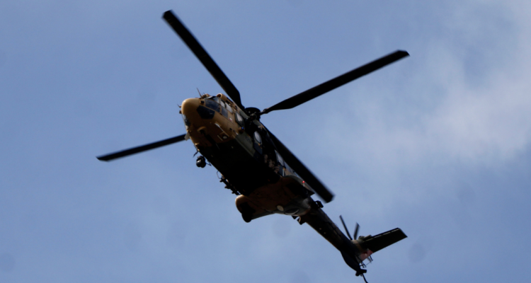 Helicóptero del Ejército por aterrizaje de emergencia en Traiguén