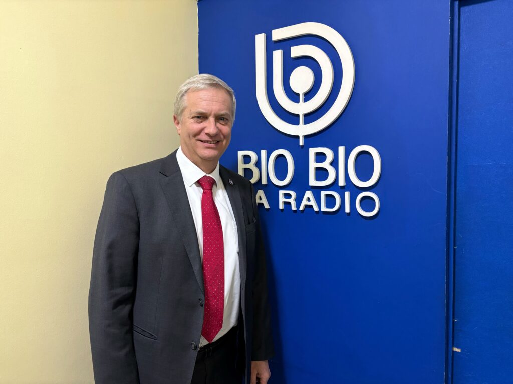 El candidato presidencial del Partido Republicano, José Antonio Kast, en Radio Bío Bío de Concepción.