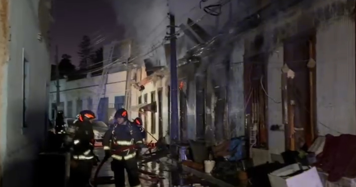 Incendio de viviendas deja 12 damnificados en Valparaíso