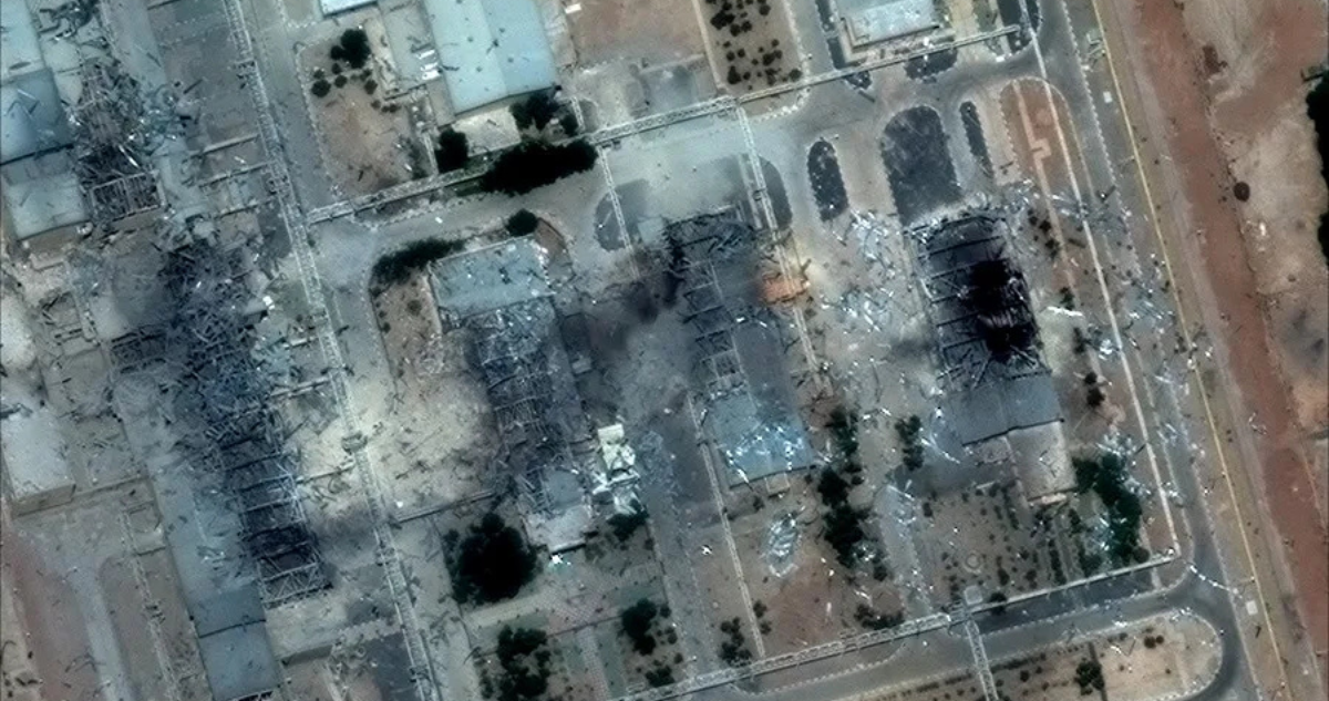 Imagen satelital de Maxar Technologies que muestra el daño de ataque de EEUU a la instalación de Isfahá