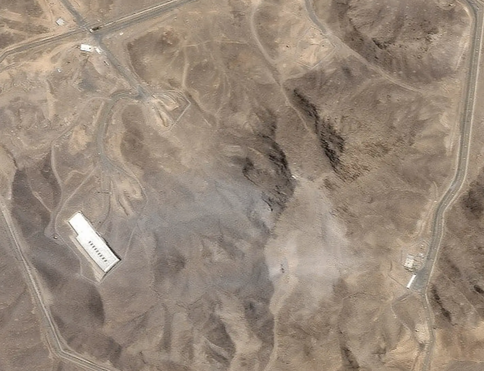 Daños en la superficie de la instalación nuclear de Fordow | Planet Labs PBC